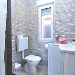 Spacious Flat With Pool Just 300m From The * 파자나