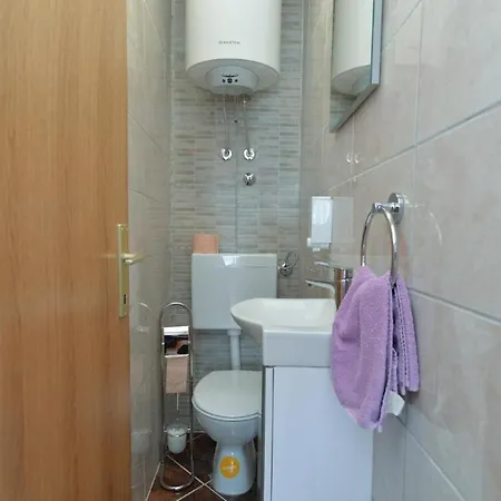 Apartmán Spacious Flat With Pool Just 300m From The *