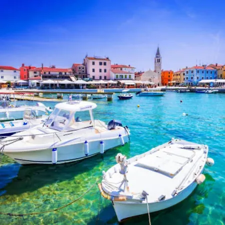 Apartment Spacious Flat With Pool Just 300m From The *