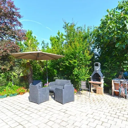Apartment Spacious Flat With Pool Just 300m From The