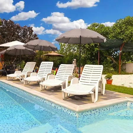 Spacious Flat With Pool Just 300m From The Fazana