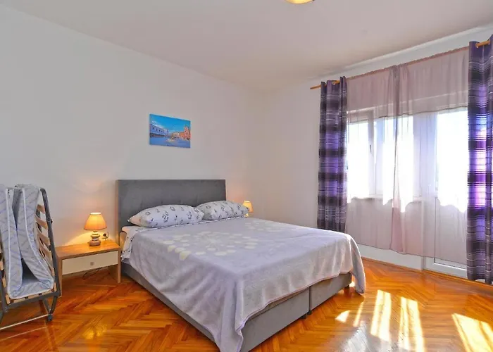 Spacious Flat With Pool Just 300m From The Apartman