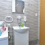 Spacious Flat With Pool Just 300m From The Апартаменты Фажана