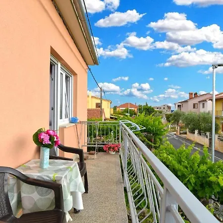 Spacious Flat With Pool Just 300m From The