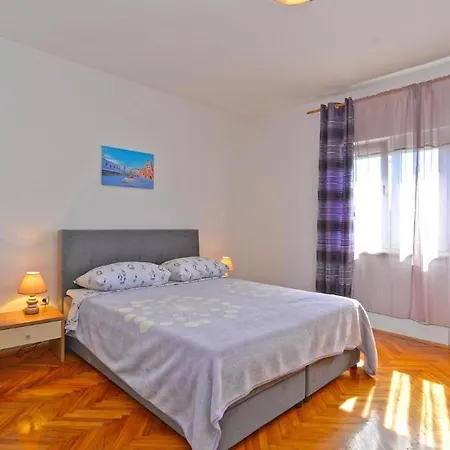 Spacious Flat With Pool Just 300m From The 公寓