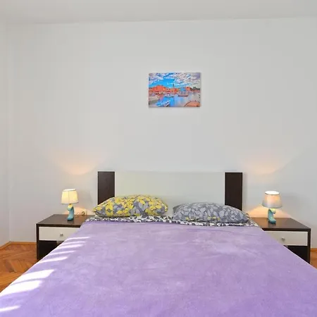 Spacious Flat With Pool Just 300m From The 公寓 法扎纳