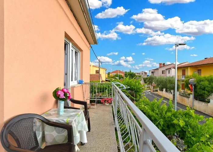 Spacious Flat With Pool Just 300m From The