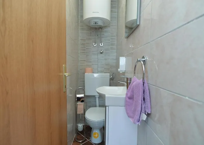 Lejlighed Spacious Flat With Pool Just 300m From The *